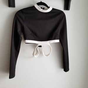 👚TIGER MIST BLACK & WHITE LONG SLEEVE CROPPED TOP